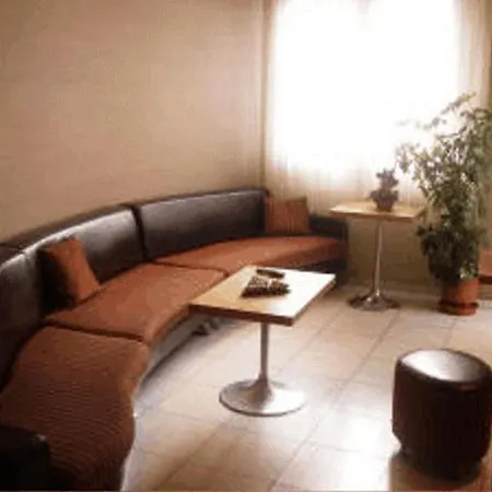 Aegli غريفينا