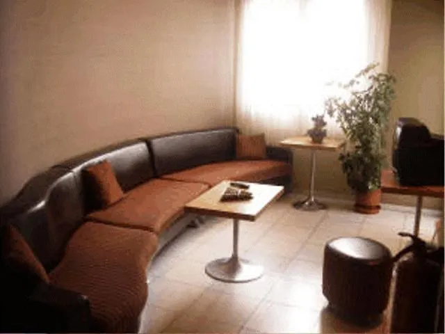 安格立酒店 格雷韦纳